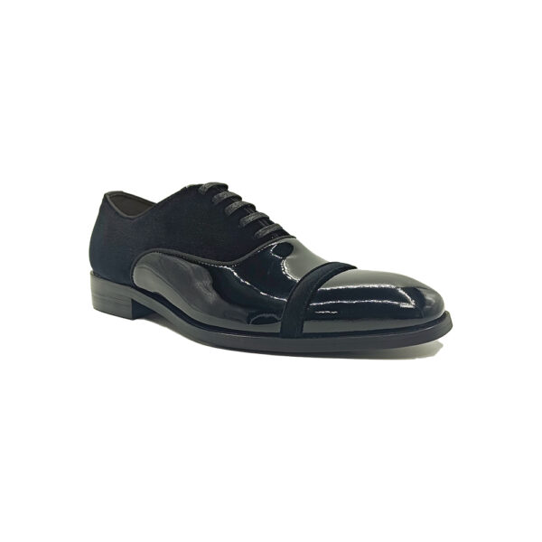 Formal Shoes: Men’s Sleek Patent Leather Dress Footwear