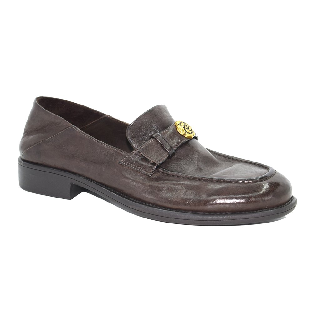 Washed leather shoes factory