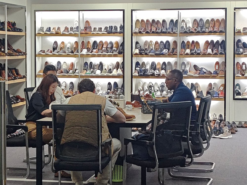 custom-shoes-supplier-factory