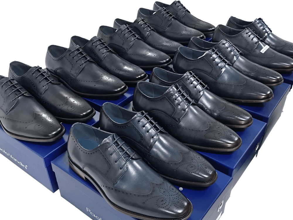 Custom-made official Derby shoes with brock engravings